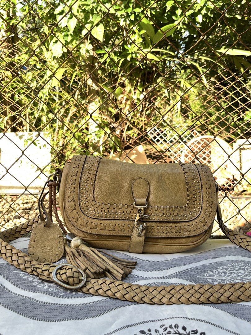 GUCCI MARRAKECH FLAP SHOULDER BAG (Category: Cross-body Bags) located in Dipolog. Submitted by janja2002 (Listing ID 1470699214, Image 2). Description: NASIRA YUNG LOCK WALA NG IBANG FLAWS.