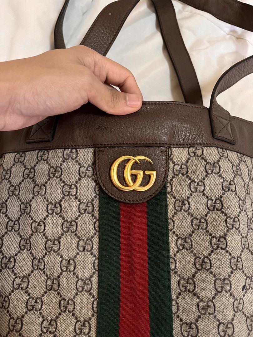 Gucci Ophidia GG Supreme Large Vertical Tote (Category: Luxury Bags & Wallets) located in Antipolo. Submitted by itsme_ghelsonn (Listing ID 1470704434, Image 3). Description: Need wash.