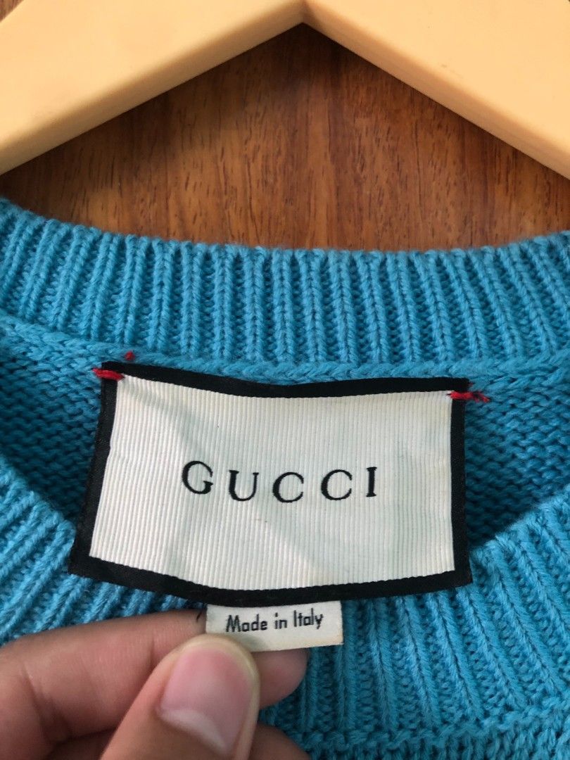 Gucci Pig Knit Sweater (Category: Coats, Jackets and Outerwear) located in Baguio. Submitted by thrifty1.6 (Listing ID 1470636967, Image 3). Description: Gucci Knit Sweater Medium-Large Excellent Condition LOCATION: BAGUIO CITY.