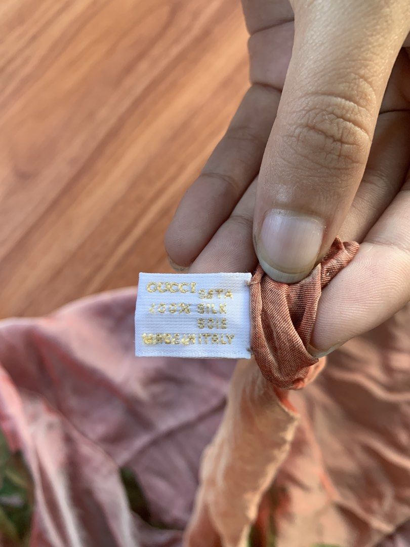 GUCCI SCARF/SCARVES 100% silk (Category: Scarves) located in Cebu City. Submitted by hiddenlabel (Listing ID 1470738399, Image 2). Description: .