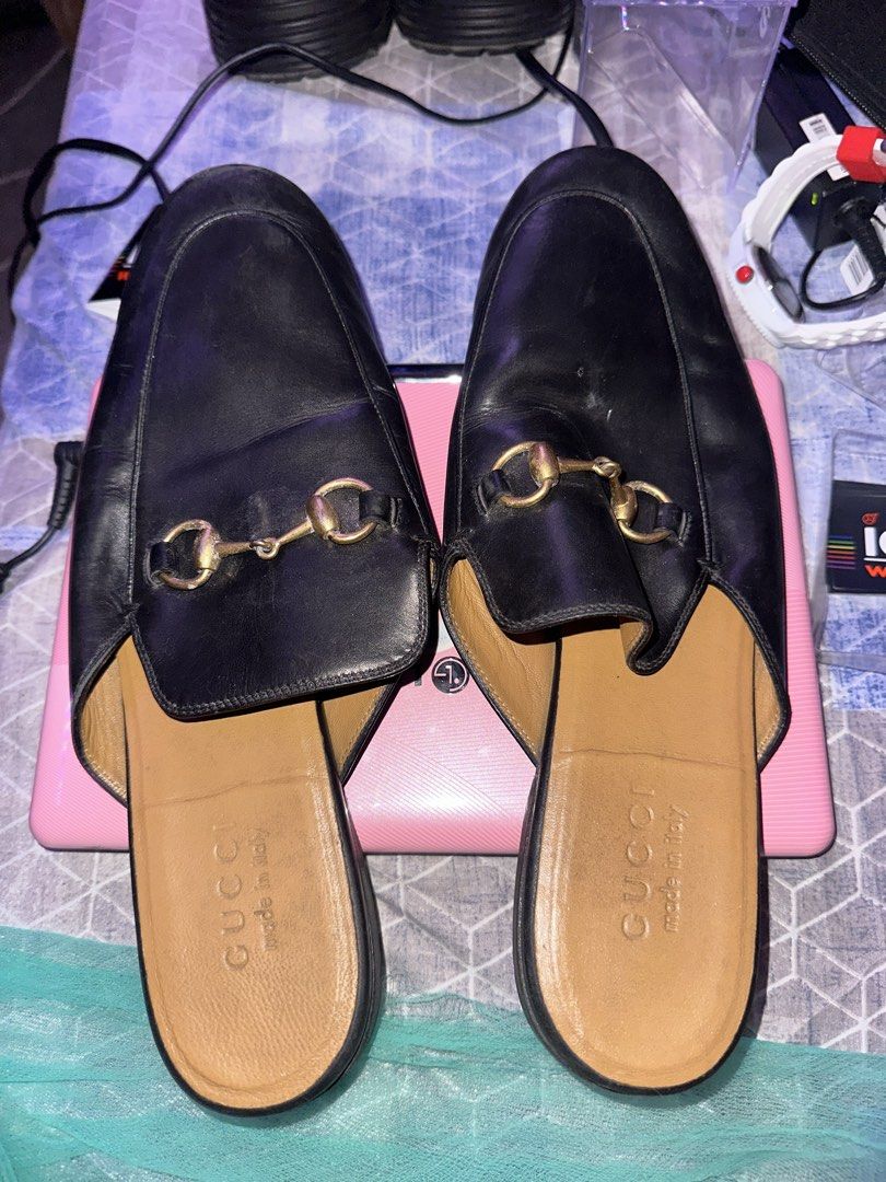 Gucci Shoes (Category: Sneakers & Footwear) located in Dumaguete. Submitted by sellie06 (Listing ID 1470708554, Image 1). Description: Issues sa outsole Authentic .