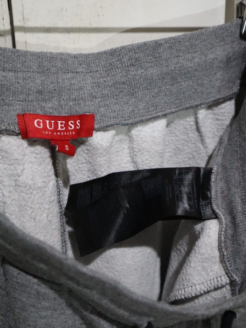 Guess Gray Jogger Pants (Category: Other Bottoms) located in Tarlac. Submitted by gatheredthrift (Listing ID 1470650238, Image 2). Description: size: 28-30 | length: 40 condition: 10/10| no flaws I needs wash mine — 499 + sf 》mod: direct JNT (min. 54) 》📍Tarlac.