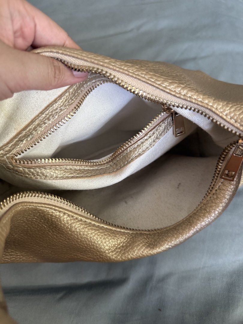 GVN medium hobo bag (heavy pebbled) (Category: Purses & Pouches) located in Quezon City. Submitted by eeezuuhclothes (Listing ID 1470636112, Image 2). Description: - needs cleaning - no scratches - no flaws - RFS: too many bags.
