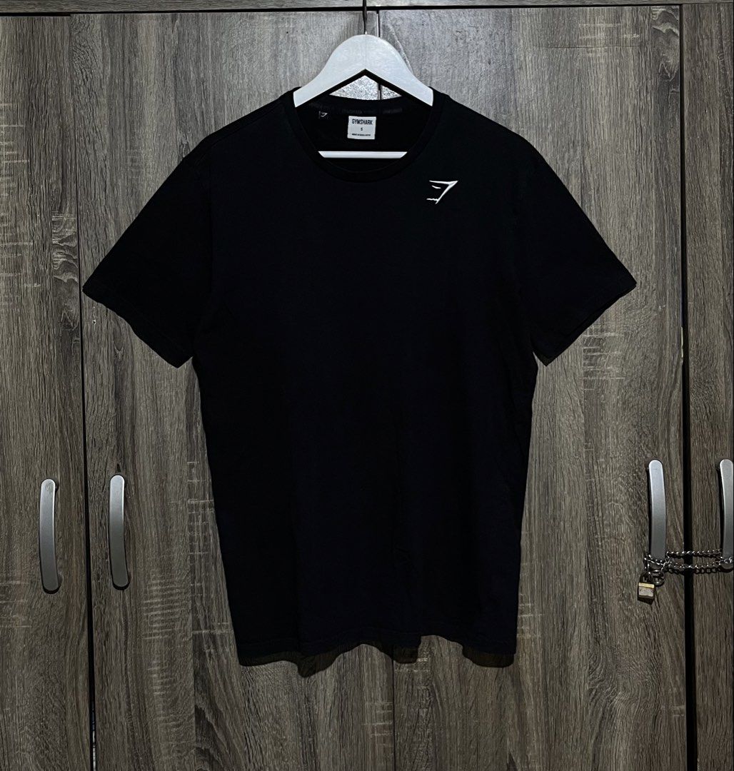 🦈GYMSHARK EMBROIDERED CREST SHIRT (Category: Tshirts & Polo Shirts ) located in Dumaguete. Submitted by marc_umbac89 (Listing ID 1470667845, Image 1). Description: 🦈GYMSHARK EMBROIDERED CREST SHIRT ₱750 ~Excellent And Brand New Condition ~No Issue Or Flaws ~Complete Tags ~Soft Cotton Fabric ~Size:Best Fit Medium ~Length:28 Width:20 📌Dumaguete City Negros Oriental ✅Unli Vouch And VC For Legitimacy ‼️DISCLAIMER: I Am Not Affiliated With The Offi