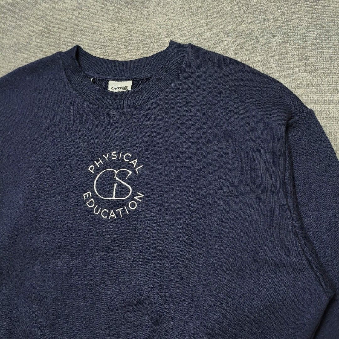 Gymshark Oversized Sweatshirt (Category: Activewear) located in Bulacan. Submitted by yakunimonkey (Listing ID 1470588155, Image 3). Description: Gymshark Oversized Sweatshirt Unisex Small Oversized / 21.5x26 Small - Medium Mens / Up to Large Women's Heavy cotton Good as new ₱880 +SF SJDM, Bulacan📍.