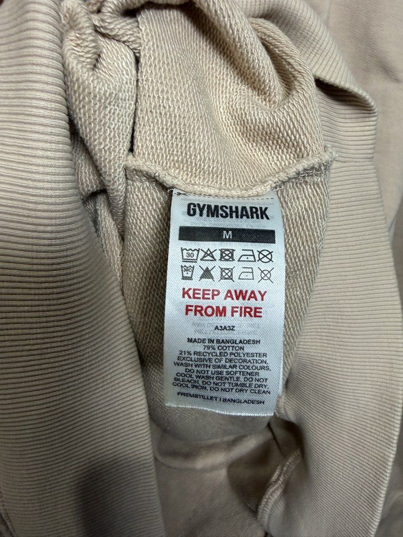 Gymshark Quarter Zip Sweatshirt (Category: Coats, Jackets and Outerwear) located in Baguio. Submitted by thriftcoded_2600 (Listing ID 1470611024, Image 3). Description: -Gymshark Quarter zip pullover - Size: Medium - Condition: Excellent pre-loved / like new - 25x27.5 -Authenticity Guaranteed .