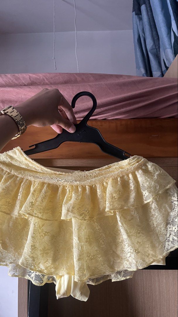 Halloween Costume: Belle (Disney) (Category: Sets or Coordinates) located in Manila. Submitted by katrinaamz_ (Listing ID 1470670613, Image 2). Description: .