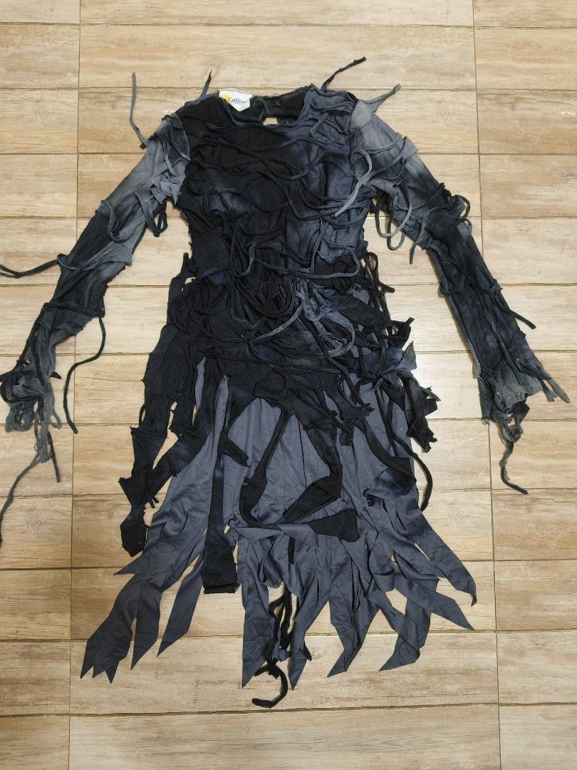 Halloween costume zombie grunge (Category: Dresses) located in Siniloan. Submitted by talktotheroses (Listing ID 1470671886, Image 1). Description: no issue.