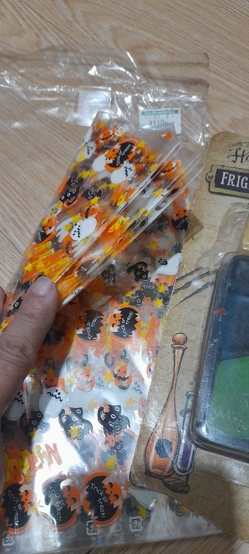 Halloween Party Bundle Set (Category: Occasions & Party Supplies) located in Bocaue. Submitted by marajapansurplus (Listing ID 1470659324, Image 3). Description: - Halloween Party Bundle - Snoopy and pumpkin decoration - Frightfully Fab face paint kit ( as is condition ) - beaded necklace ( untested) - pack of ghost and pumpkin treat bags - Perfect setup for Halloween parties or trick-or-treaters.