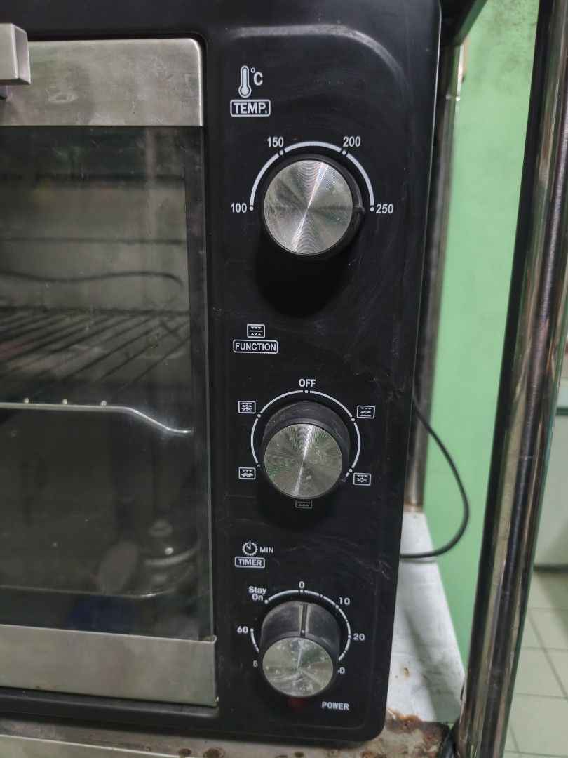 Hanabishi Electric Oven 60L (Category: Ovens & Toasters) located in Bacoor. Submitted by davealvare39194 (Listing ID 1470593871, Image 3). Description: For Sale‼️ Hanabishi Electric Oven 60L RFS: Need Funds at di na din nagagamit Loc: Panapaan 6 Bacoor Cavite.