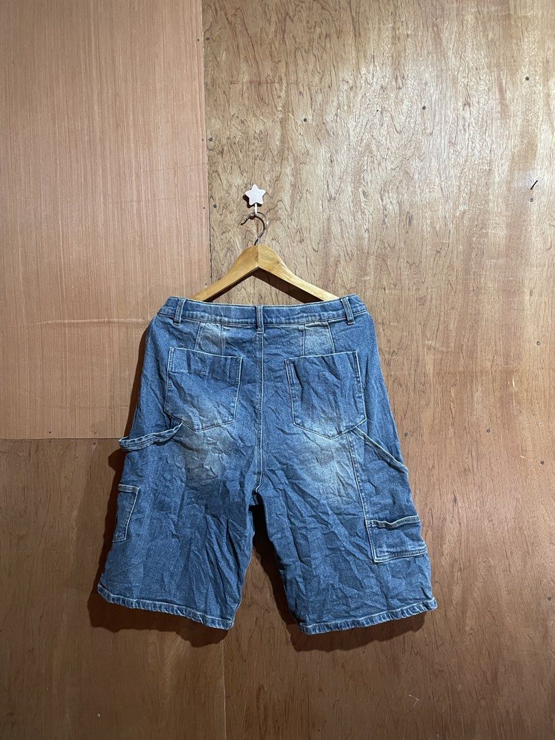 HANGTEN CARPENTER JORTS (Category: Shorts) located in Cagayan de Oro. Submitted by jhonny_kevz930 (Listing ID 1470695312, Image 1). Description: .