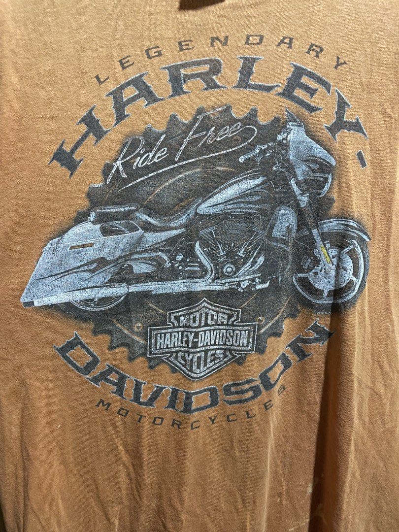 Harley Davidson, tee (2010) (Category: Tshirts & Polo Shirts ) located in Davao. Submitted by ceejay.13 (Listing ID 1470560408, Image 3). Description: Harley Davidson, tee (2010) •authentic Dimension ⬇️ Width: 20 Length: 28.