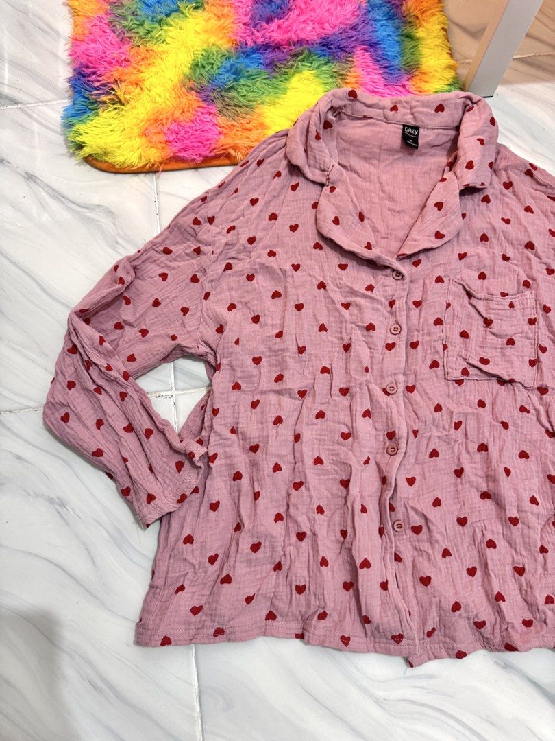 Heart Print Polo Longsleeves (Category: Longsleeves) located in Bulacan. Submitted by archivesbyjanine (Listing ID 1470681981, Image 2). Description: .