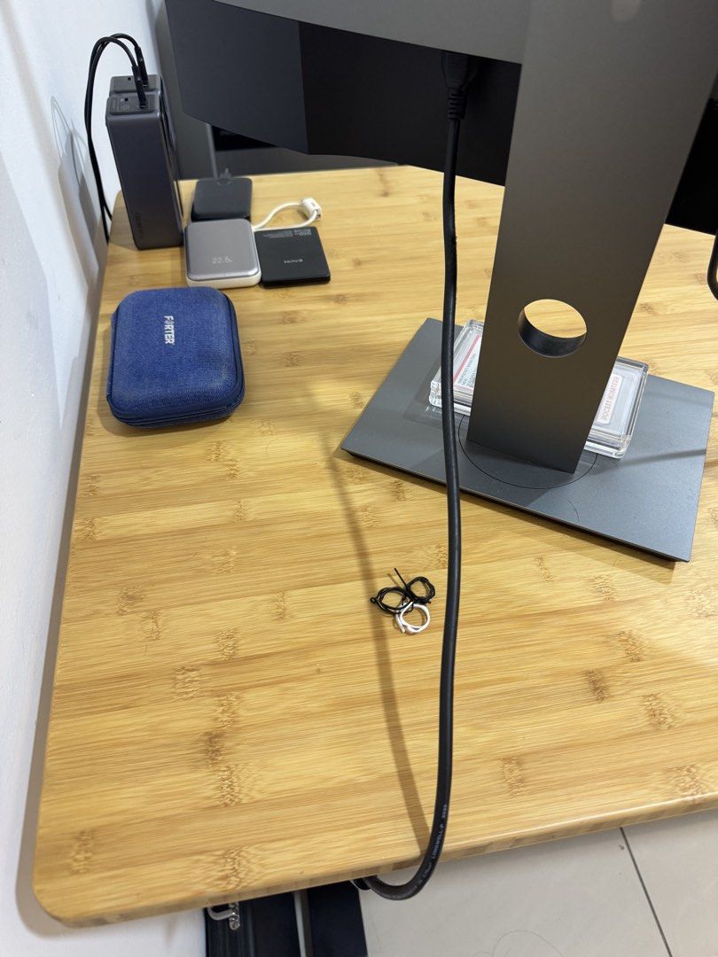 Height adjustable study table (Category: Tables & Sets) located in Kuala Lumpur. Submitted by Jellyfish (Listing ID 1470697556, Image 3). Description: 150cm long x 75cm wide Self collection at Senibong Cove, JB.