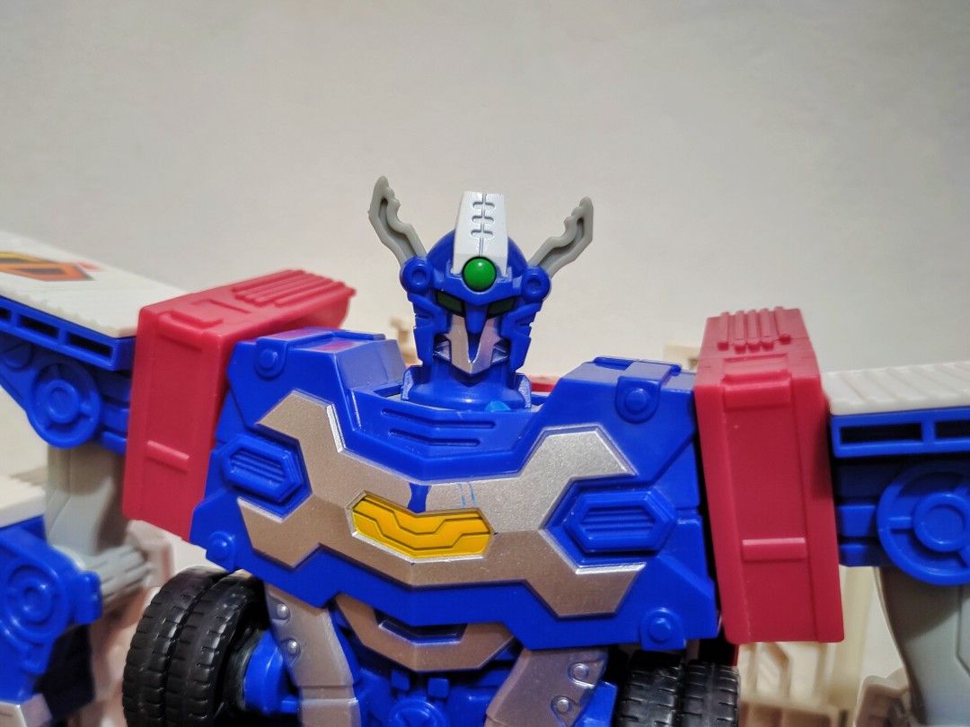 Hello Carbot IRONT TRUCK Engineer Transforming Robot (Category: Action & Battle Toys) located in Paranaque City. Submitted by corner24 (Listing ID 1470634107, Image 2). Description: What you see is what you get (AS IS) 2nd Hand Condition, Expect sign of usage See photos for actual Condition Damaged one lock❌ No other accessories included ❌ No Box❌ No Reservation/ 1st to Pay Basis Korean/Japan Surplus *Original *Excellent quality *Pls manage your 