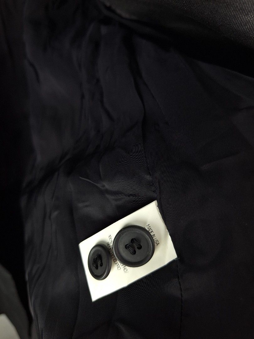 Helmut Lang Womens Blazer (Category: Luxury Apparel) located in Sibulan. Submitted by studioxano (Listing ID 1470621201, Image 3). Description: Helmut Lang Womens Blazer -P2,000 + SF Size S Length 27.8 / Width 17 Excellent condition 9.5/10 Color rate no issue loc: Dumaguete city.