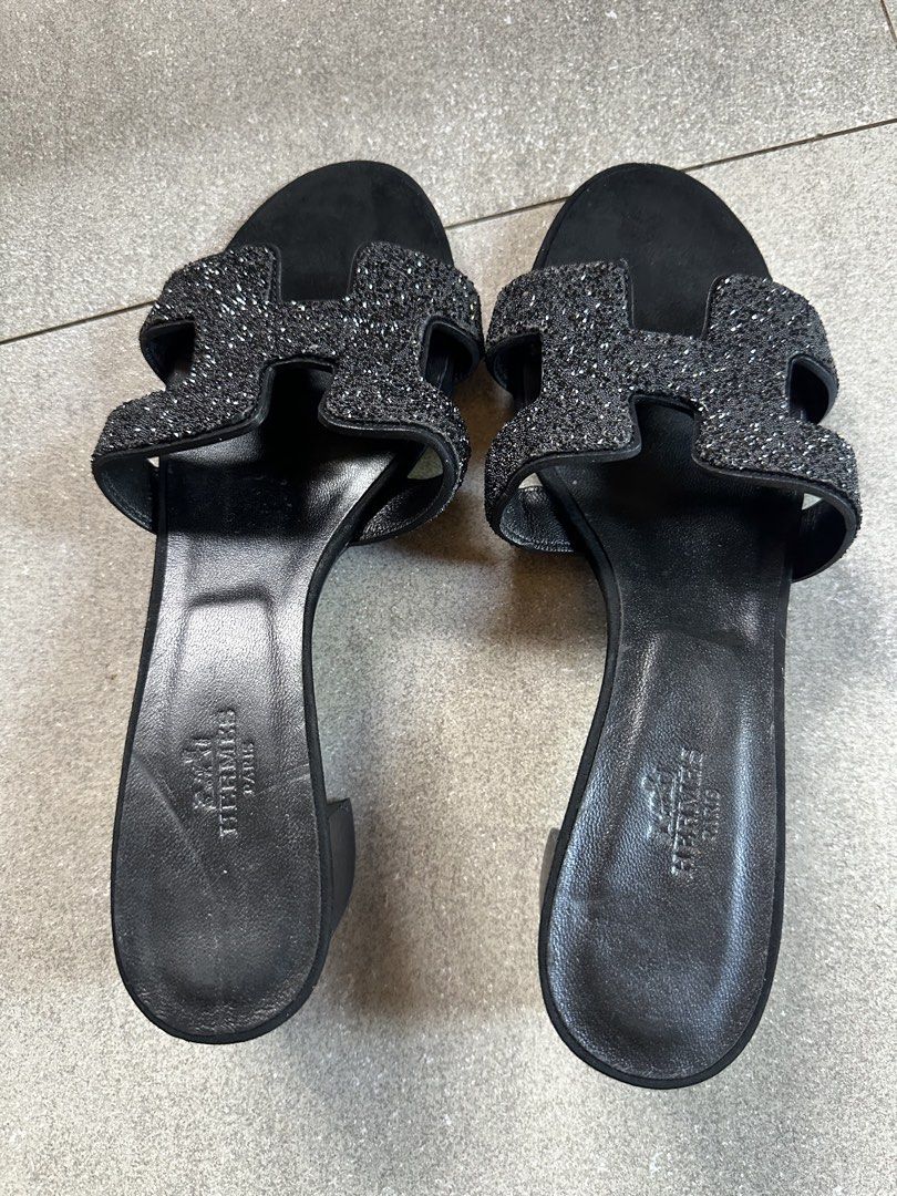 Hermes Oasis (Category: Sneakers & Footwear) located in Butuan. Submitted by wear.next (Listing ID 1470672347, Image 2). Description: Size 38 No inclusions .