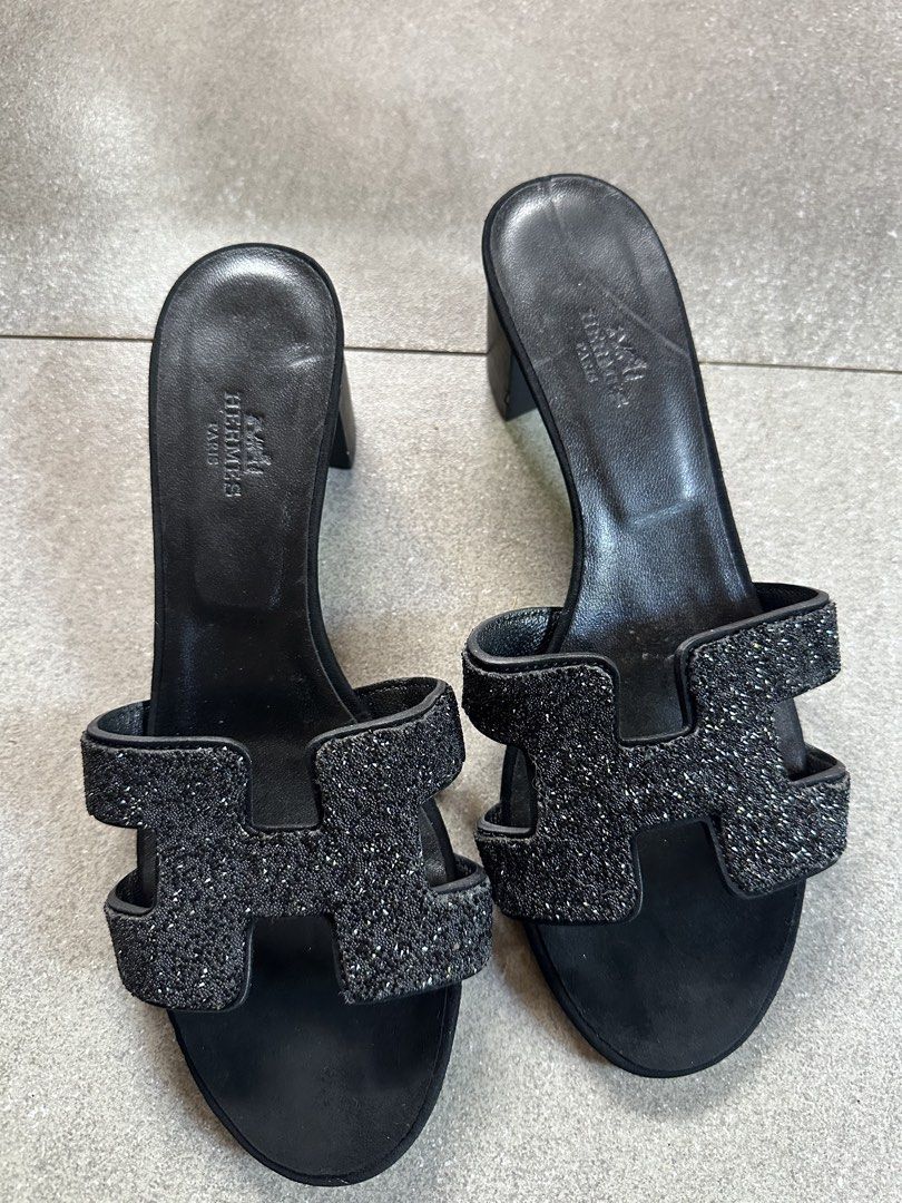 Hermes Oasis (Category: Sneakers & Footwear) located in Butuan. Submitted by wear.next (Listing ID 1470672347, Image 1). Description: Size 38 No inclusions .