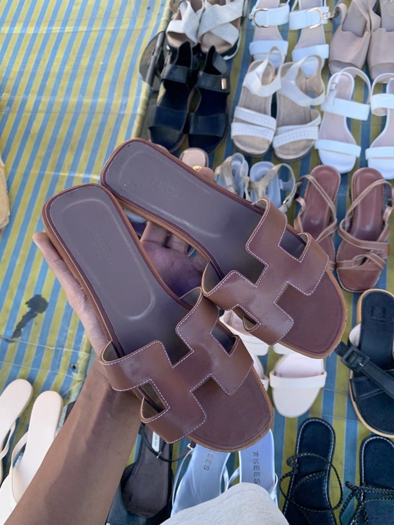 HERMES ORAN flat sandals (Category: Sandals) located in Padada. Submitted by puresole (Listing ID 1470661732, Image 1). Description: HERMES ORAN FLAT SANDALS -excellent condition -size 38 -non issues .