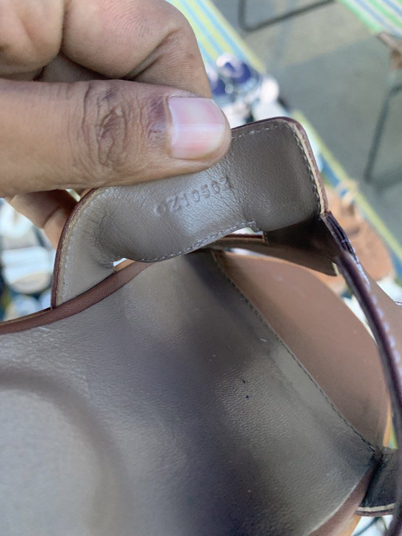 HERMES ORAN flat sandals (Category: Sandals) located in Padada. Submitted by puresole (Listing ID 1470661732, Image 2). Description: HERMES ORAN FLAT SANDALS -excellent condition -size 38 -non issues .