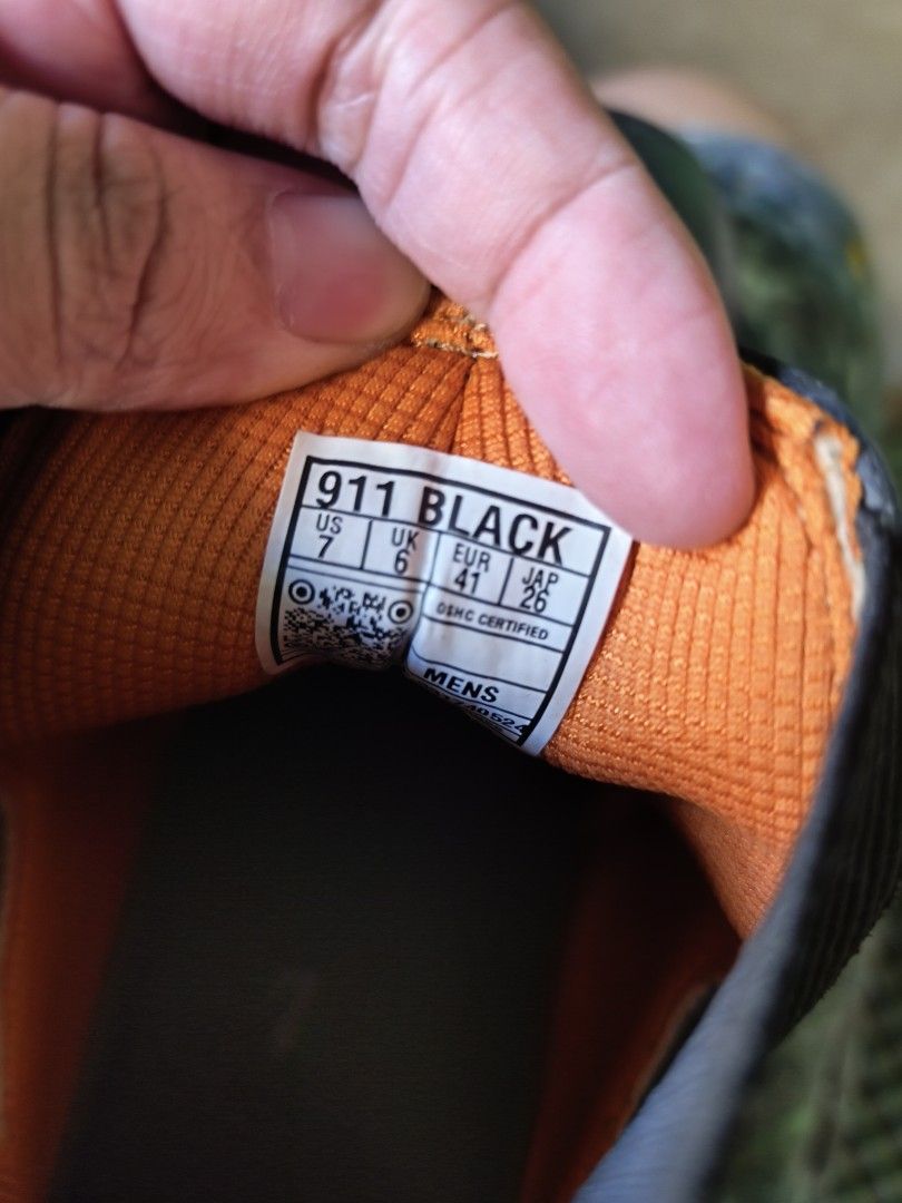 Highlander Safety Shoes (Category: Casual Shoes) located in Antipolo. Submitted by raybiyaclosetstuff (Listing ID 1470688758, Image 3). Description: Safety Shoes Highlander Isang beses lang nagamit Php 500 41 EUR 7 US loc: Pasig/Cainta shipping via JandT or lalamove.
