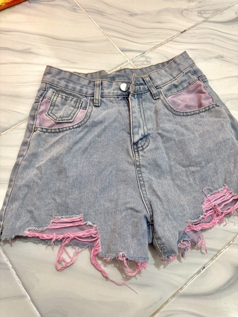 Highwaist Denim Shorts (Category: Shorts) located in Bulacan. Submitted by archivesbyjanine (Listing ID 1470682341, Image 2). Description: Waist: 24.
