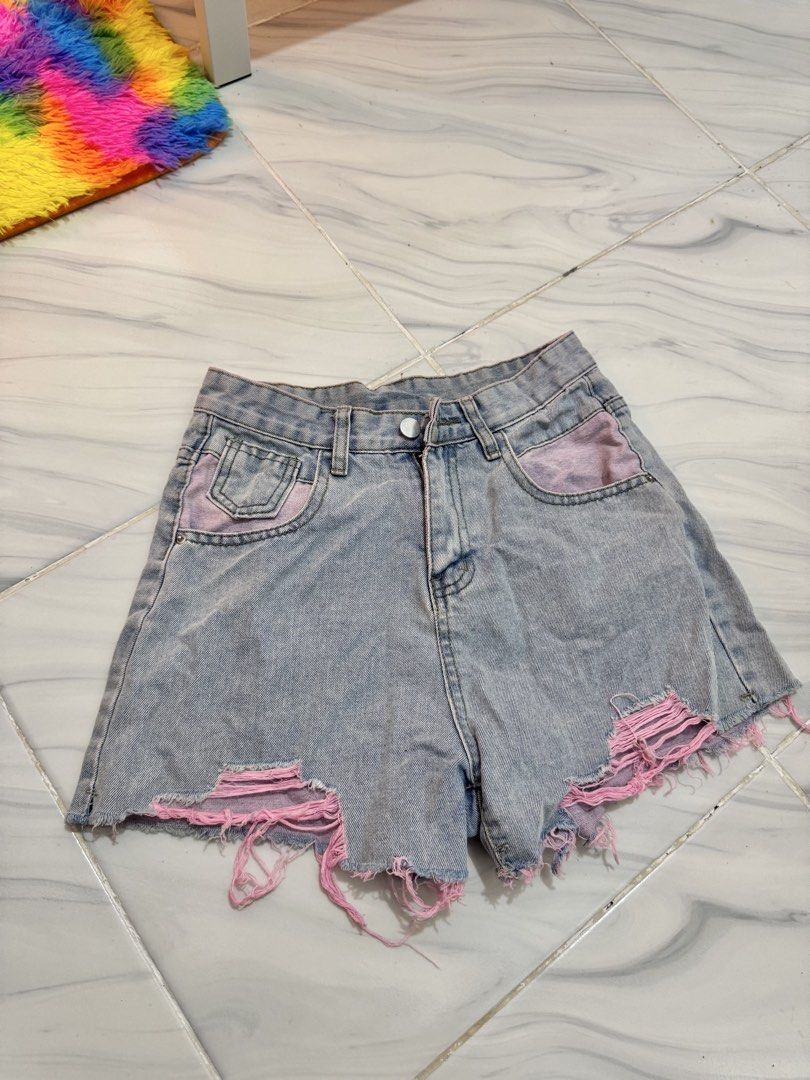 Highwaist Denim Shorts (Category: Shorts) located in Bulacan. Submitted by archivesbyjanine (Listing ID 1470682341, Image 1). Description: Waist: 24.
