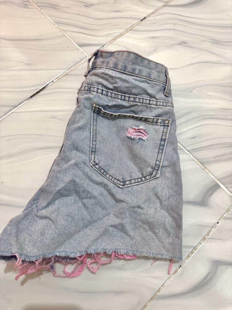 Highwaist Denim Shorts (Category: Shorts) located in Bulacan. Submitted by archivesbyjanine (Listing ID 1470682341, Image 3). Description: Waist: 24.