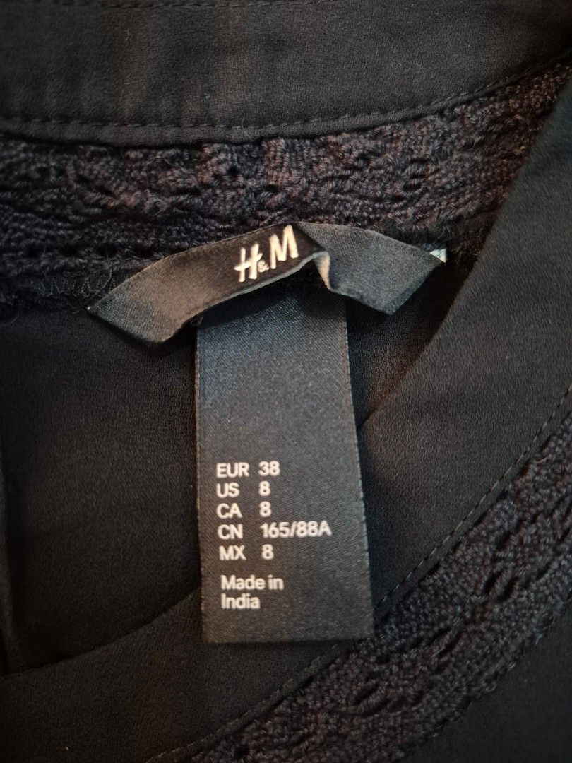 H&M Black Dress (Category: Dresses) located in Santa Cruz. Submitted by deenem (Listing ID 1470586787, Image 3). Description: Like New😍👌 No flaws👌 Size 38 on Tag Can fit M-L Asian (Measurements laid flat in inches) Bust:19 Waist: 16-18 Armhole:8.5 Lenght: 35.