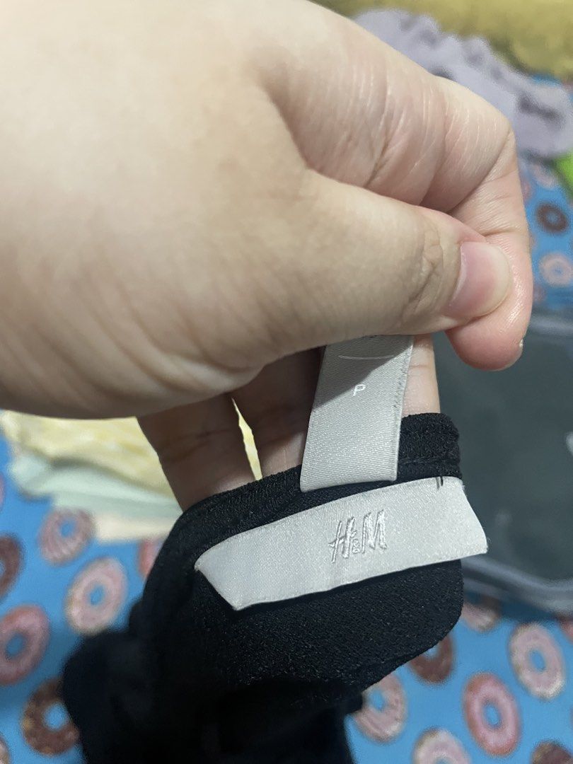 H&M Black Short Sleeve Blouse (Category: Blouses) located in Quezon City. Submitted by simply_closet (Listing ID 1470684982, Image 3). Description: RFS: declutter MOP: Gcash/bank transfer.