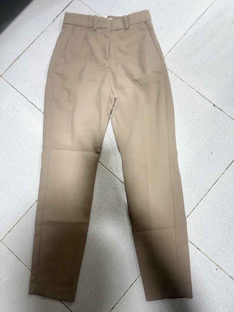 H&M Brown Slacks (Category: Other Bottoms) located in Manila. Submitted by louisena28 (Listing ID 1470609352, Image 3). Description: Decluttering!! H&M Brown Slacks Price: 300.