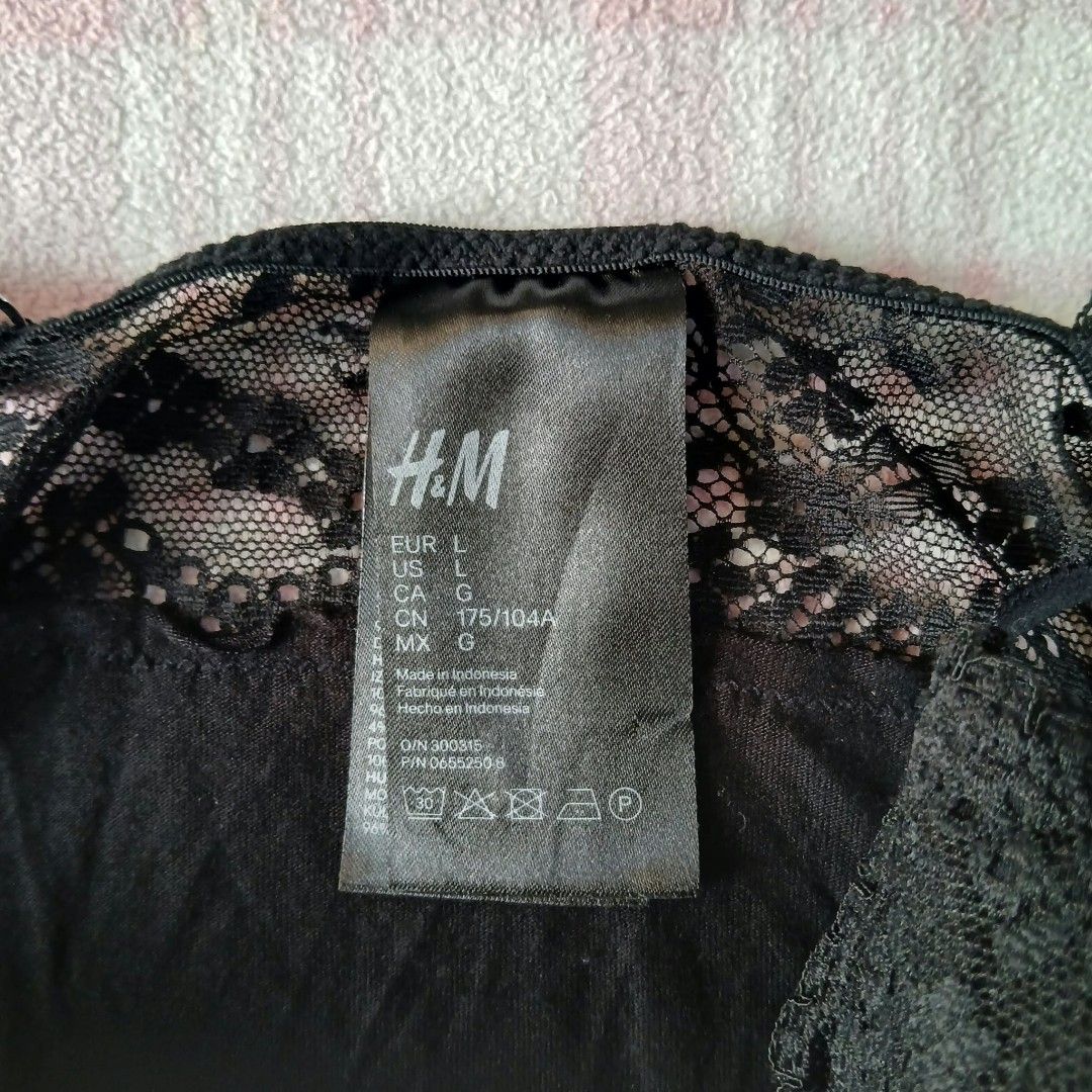 H&M Cami Laced Padded Top (Category: Others Tops) located in Mangaldan. Submitted by used2.wearwomens (Listing ID 1470672967, Image 2). Description: Good Condition No Issue Size Large On Tag Width 16 Length 20 Kindly Check All Posted Pictures.