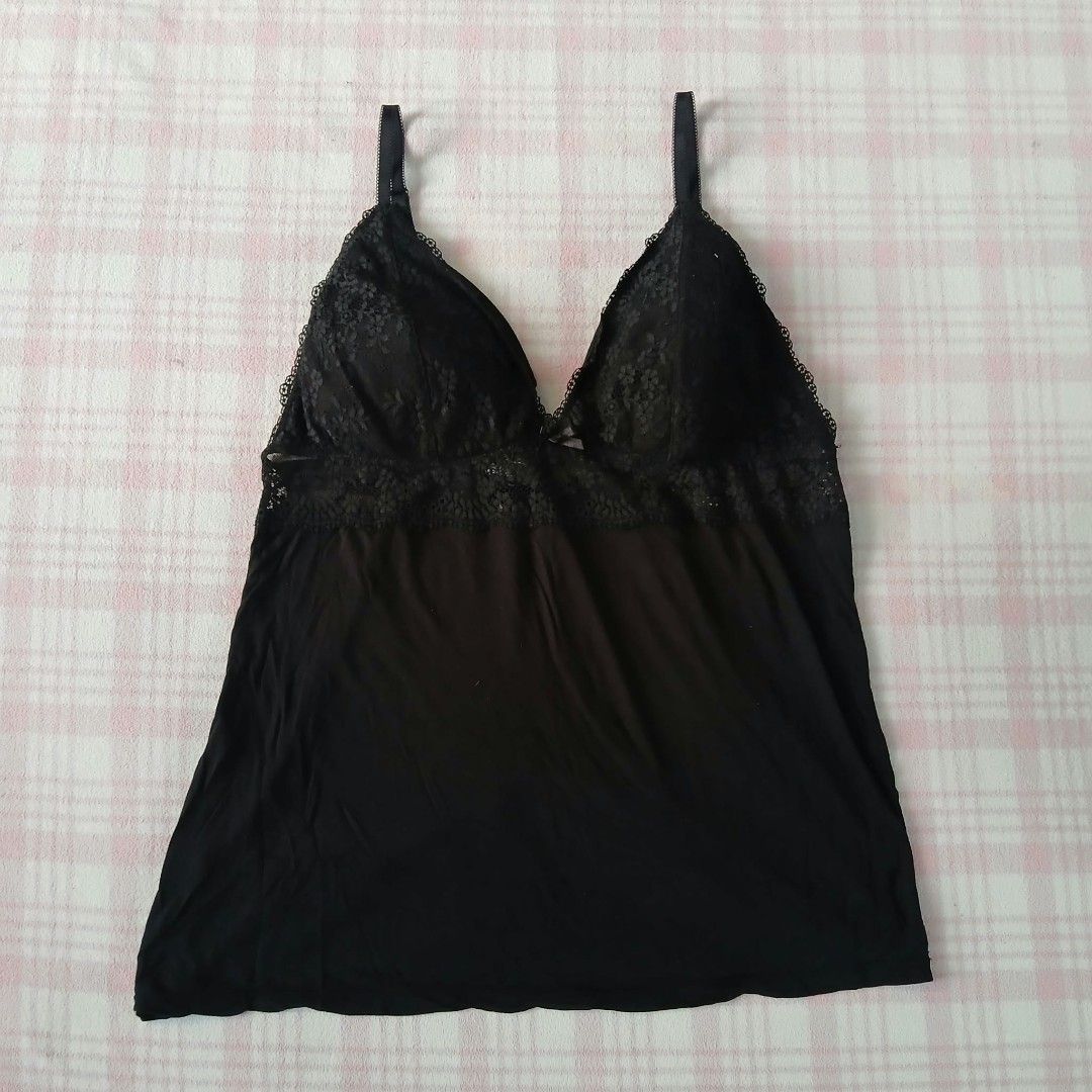 H&M Cami Laced Padded Top (Category: Others Tops) located in Mangaldan. Submitted by used2.wearwomens (Listing ID 1470672967, Image 1). Description: Good Condition No Issue Size Large On Tag Width 16 Length 20 Kindly Check All Posted Pictures.
