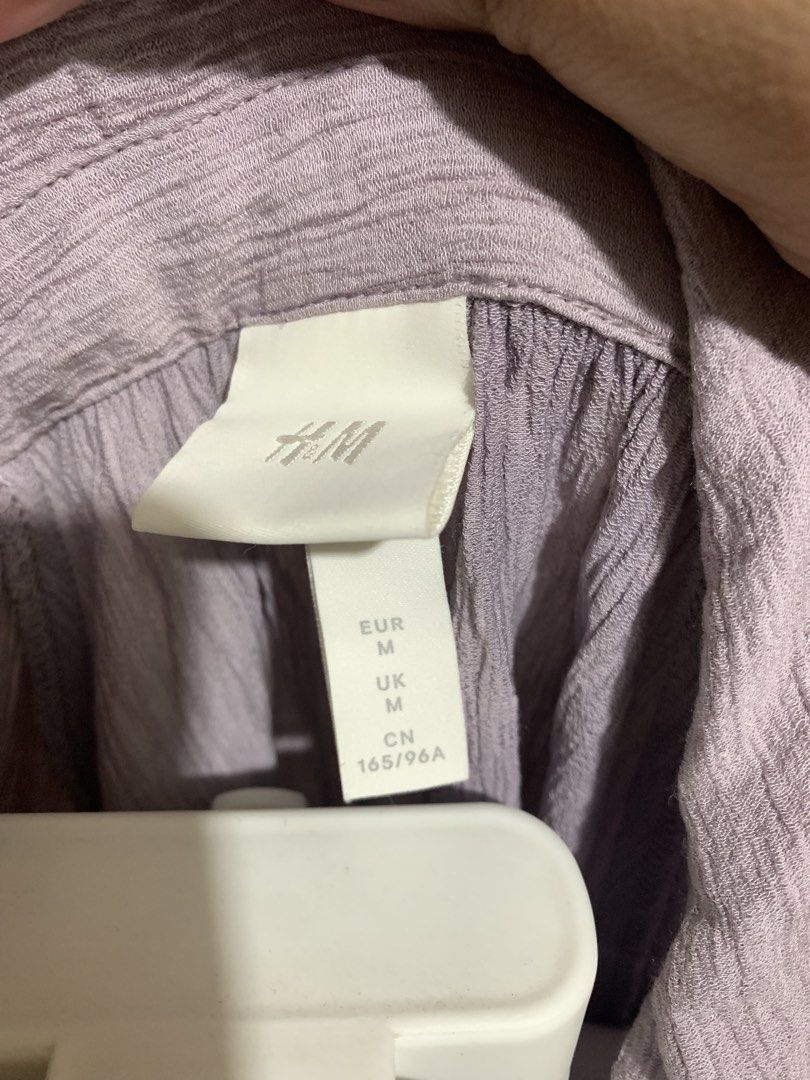 H&M Dress (Category: Dresses) located in Angono. Submitted by colaabear (Listing ID 1470596609, Image 3). Description: .