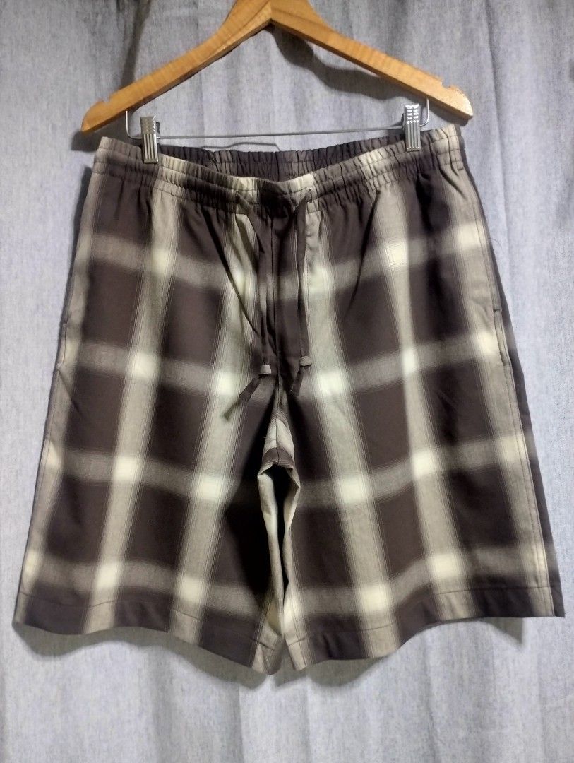 H&M Loose Plaid Shorts Brown (Category: Shorts) located in Minglanilla. Submitted by 1vannix (Listing ID 1470680385, Image 2). Description: As New Condition Issue(s): ❌❌ Color rate: 10/10 Medium on tag Waist: 32 Thigh: 15 Length: 21 Hem: 13 Para kang bumili sa mall, good as new condi 📍 Location: Minglanilla, Cebu ✈️ Nationwide shipping via J&T Express 💲Mode of payment: Gcash Payment First‼️.