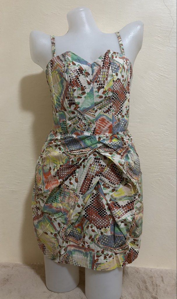 H&M Multi-colored Patterned Sleeveless Mini Dress EUR 36 US 6 (Category: Dresses) located in Santa Cruz. Submitted by zellethrifts (Listing ID 1469302276, Image 1). Description: • Bought in H&M Japan 🇯🇵 • Used once • Fits Medium to large • In excellent condition • Photos taken using mannequin only 🚚 Shipping via J&T only 📦 Shipping fee to be shouldered by buyer 💳 Mode of payment: GCash 📍 Santa Cruz, Laguna.