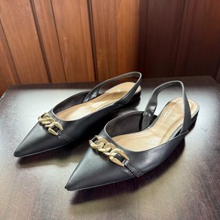 (Category: ) located in . Submitted by declutteringoodfinds (Listing ID 1470636306, Image 1). Description: .
