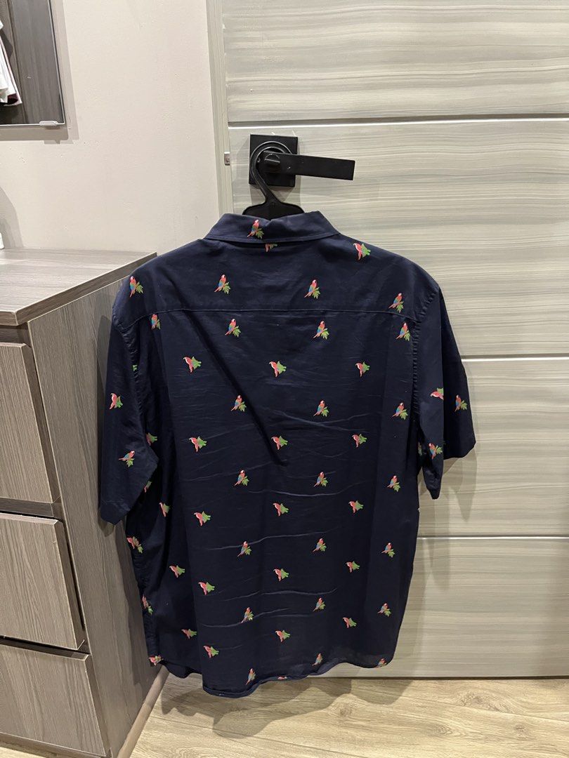 H&M short-sleeve polo (size L) (Category: Tshirts & Polo Shirts ) located in Cavite. Submitted by askingryan (Listing ID 1470723515, Image 3). Description: - High-quality materials built for durability - Sleek and modern design as shown in pictures - Perfect for everyday functionality and style - Hassle-free shipping options available.