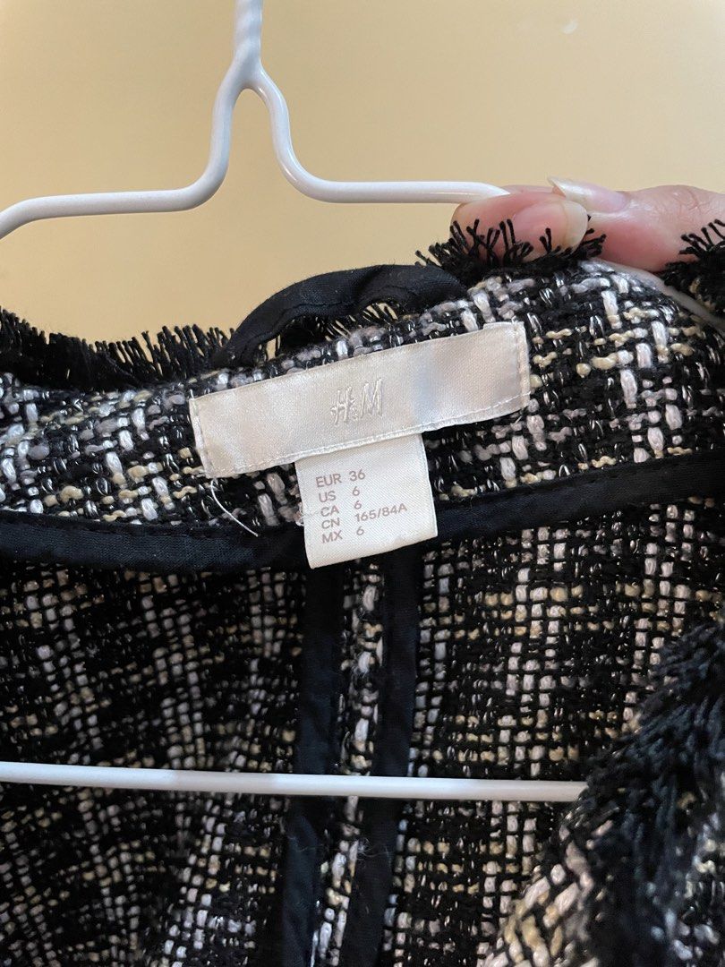 H&M Tweed Blazer Coat (Category: Coats, Jackets and Outerwear) located in Bacoor. Submitted by s4dee (Listing ID 1470624018, Image 3). Description: size: small (can fit s - m) - orig - no flaws.