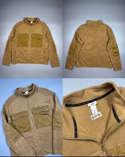 (Category: ) located in . Submitted by stockedclothing047 (Listing ID 1470564505, Image 1). Description: .