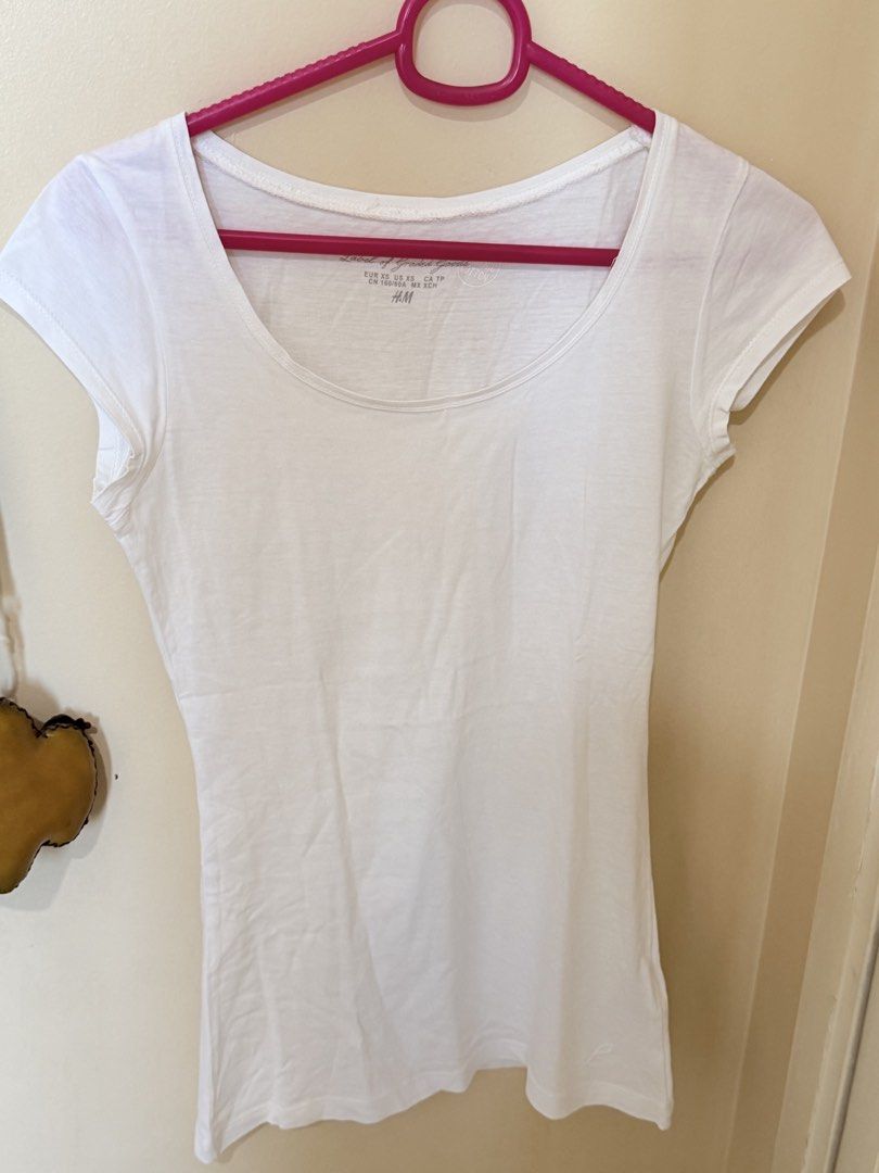 H&M white body shirt (Category: Shirts) located in Manila. Submitted by hellokittyjhoe (Listing ID 1470696386, Image 1). Description: .