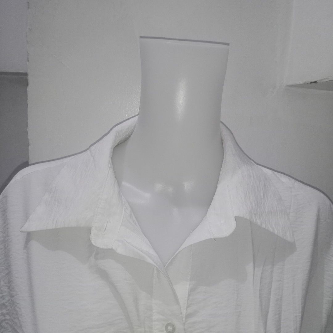 H&M White Dress (Category: Dresses) located in Manila. Submitted by shoekendi (Listing ID 1470740264, Image 3). Description: looks new.