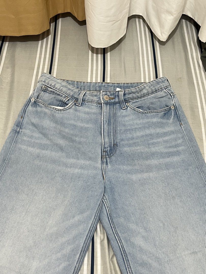 H&m wideleg pants (Category: Jeans) located in Baguio. Submitted by zaaaaaeeee (Listing ID 1470675609, Image 2). Description: preloved h&m wideleg pants Size 40 Negotiable🫶 Pm for details.