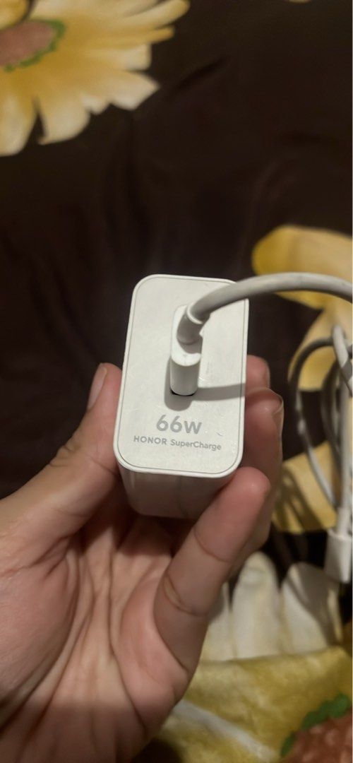 honor 66watts original charger (Category: Chargers & Cables) located in Antipolo. Submitted by france.29 (Listing ID 1470561680, Image 2). Description: rfs nawala na ung phone taytay location.