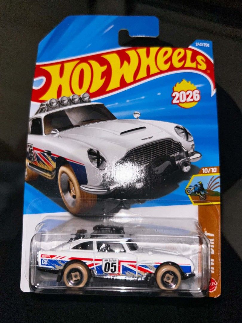Hot wheels set (Category: Vehicle & Diecast Models) located in Manila. Submitted by trueearth.2da822 (Listing ID 1470741552, Image 1). Description: Selling set hot wheels 500.