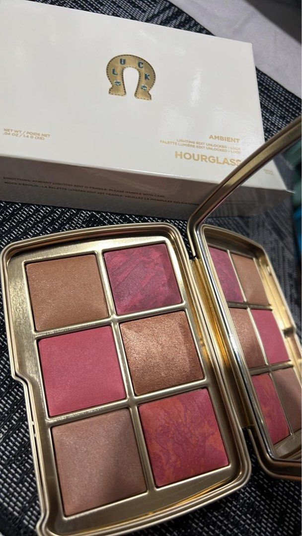 Hourglass Palette in Luck (Category: Makeup) located in Cavite. Submitted by prelovedsbyanneb (Listing ID 1470584408, Image 1). Description: Hourglass holiday palette in Luck Swatched once - not my color 🤧 Imus pick up .