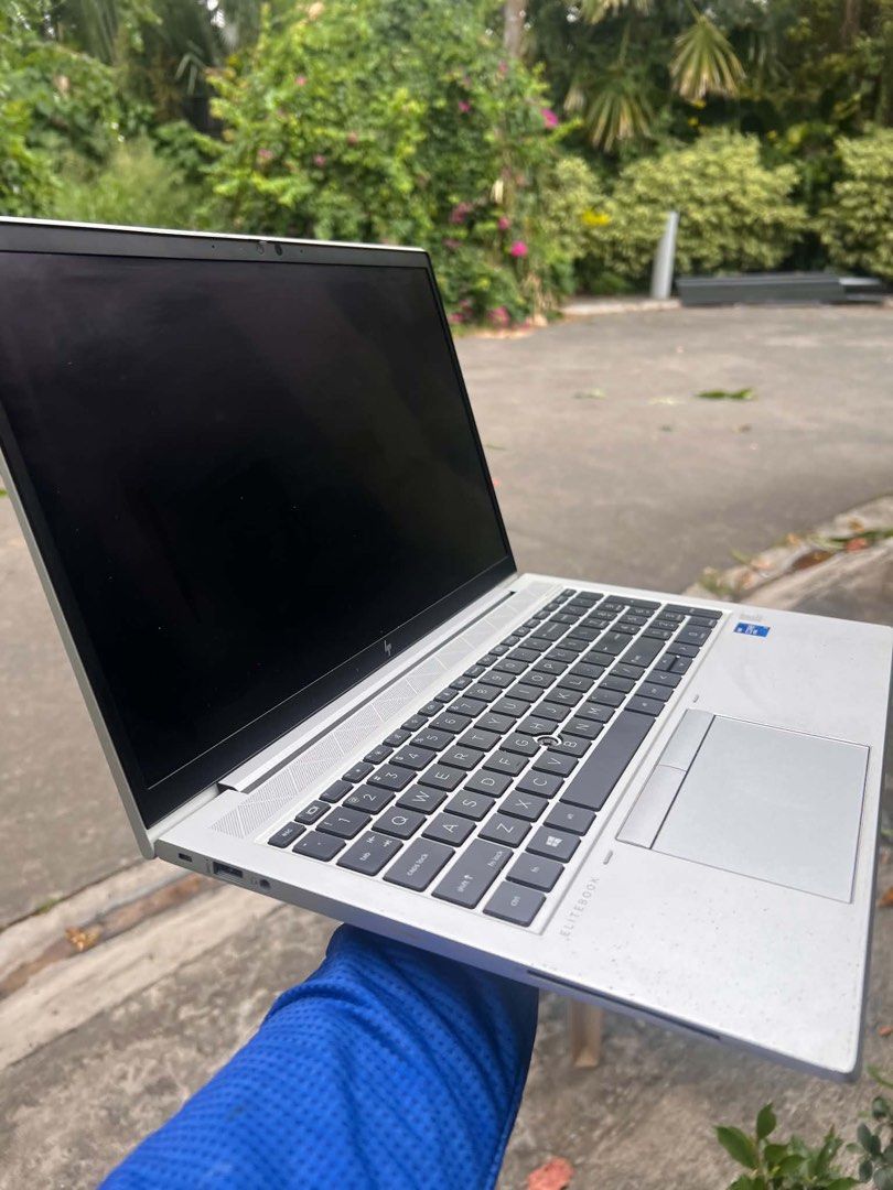 HP EliteBook 850 G8 Notebook PC (Category: Laptops & Notebooks) located in San Pedro. Submitted by raprap.monte (Listing ID 1470607567, Image 3). Description: - Model: HP EliteBook 850 G8 in sleek silver finish - Keyboard: Full layout complete with a numeric keypad and great typing feel - Battery Health: Design capacity 56,018 mWh / Current full charge 42,596 mWh with only 20 cycle count - Operating System: Windows installed and ready to use - Co