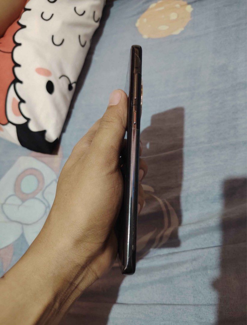 Huawei mate 50pro rush (Category: Others) located in Valenzuela. Submitted by prelovedthatshi (Listing ID 1470682734, Image 3). Description: Key Specifications • Display: 6.74-inch curved OLED display with a 120Hz refresh rate (2616 × 1212 resolution) • Processor: Qualcomm Snapdragon 8+ Gen 1 4G (4 nm) • RAM & Storage: 8GB RAM with 256GB / 512GB storage options • Rear Cameras: • 50 MP main camera with adjustable f/1.4–f/4.0 physical variable aper