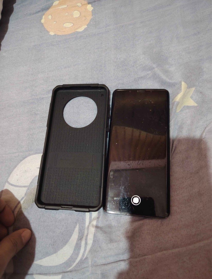 Huawei mate 50pro rush (Category: Others) located in Valenzuela. Submitted by prelovedthatshi (Listing ID 1470682734, Image 2). Description: Key Specifications • Display: 6.74-inch curved OLED display with a 120Hz refresh rate (2616 × 1212 resolution) • Processor: Qualcomm Snapdragon 8+ Gen 1 4G (4 nm) • RAM & Storage: 8GB RAM with 256GB / 512GB storage options • Rear Cameras: • 50 MP main camera with adjustable f/1.4–f/4.0 physical variable aper