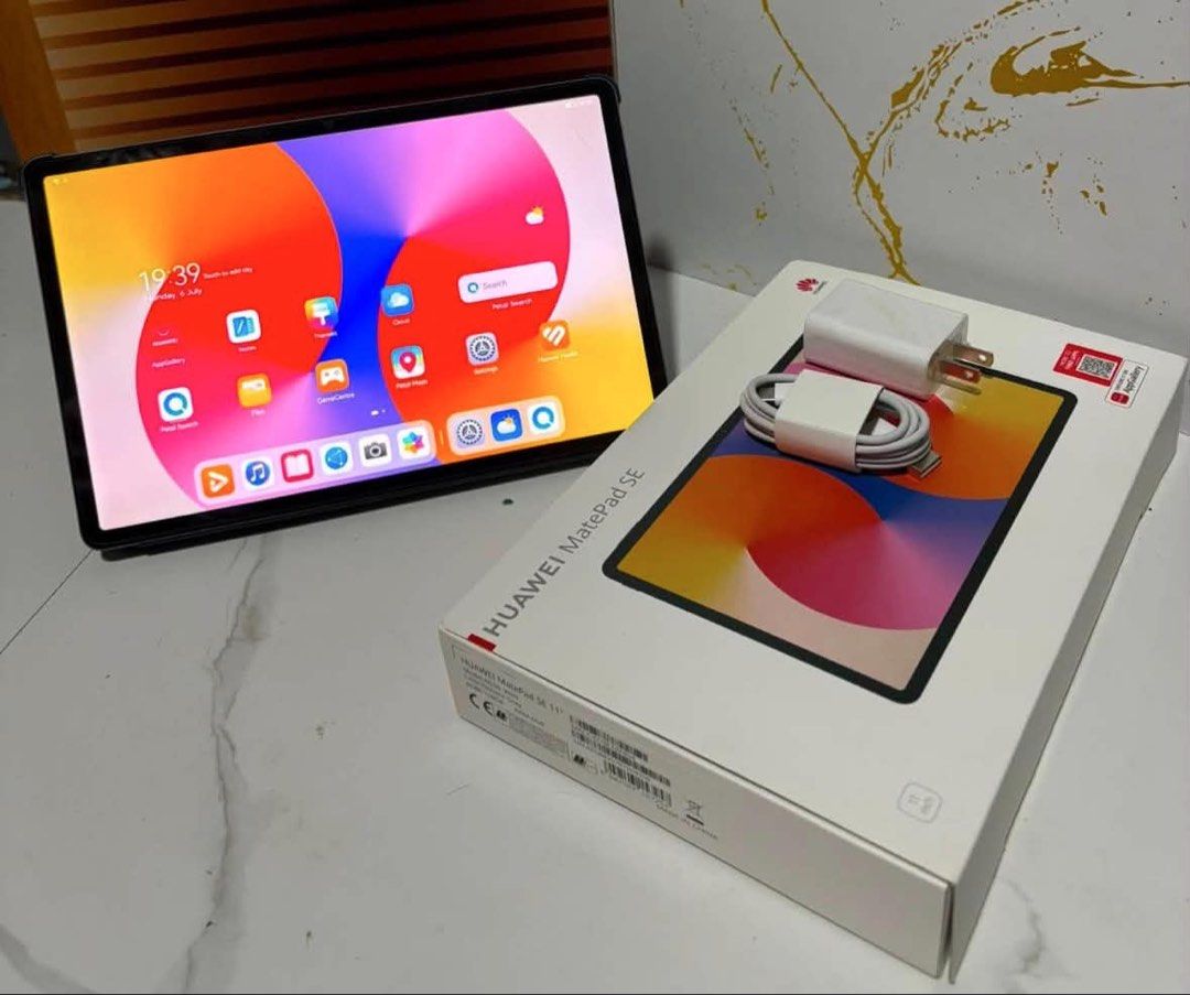 Huawei Matepad SE “11” (Category: Android) located in Bayawan. Submitted by airahmay1012 (Listing ID 1470635745, Image 1). Description: - Brand: Huawei MatePad SE 11-inch - Storage: 256GB large capacity - Color: Sleek dark gray metallic finish - Inclusions: Original box, wall charger, USB-C cable, and protective case - Condition: Excellent, clean screen and back body - Perfect for: Online classes, streaming, reading, and everyday productivity - M